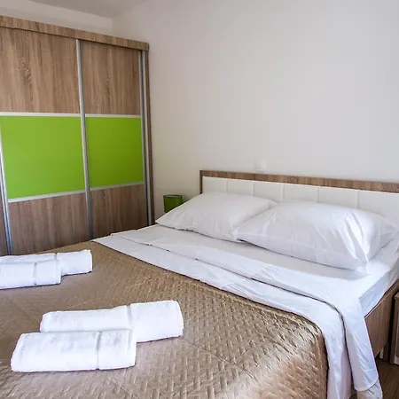 Apartament Sara *