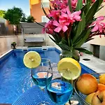 דירה Sara פורץ