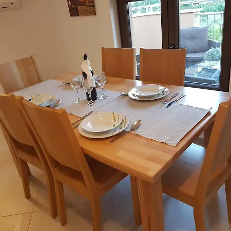 Apartman Sara *